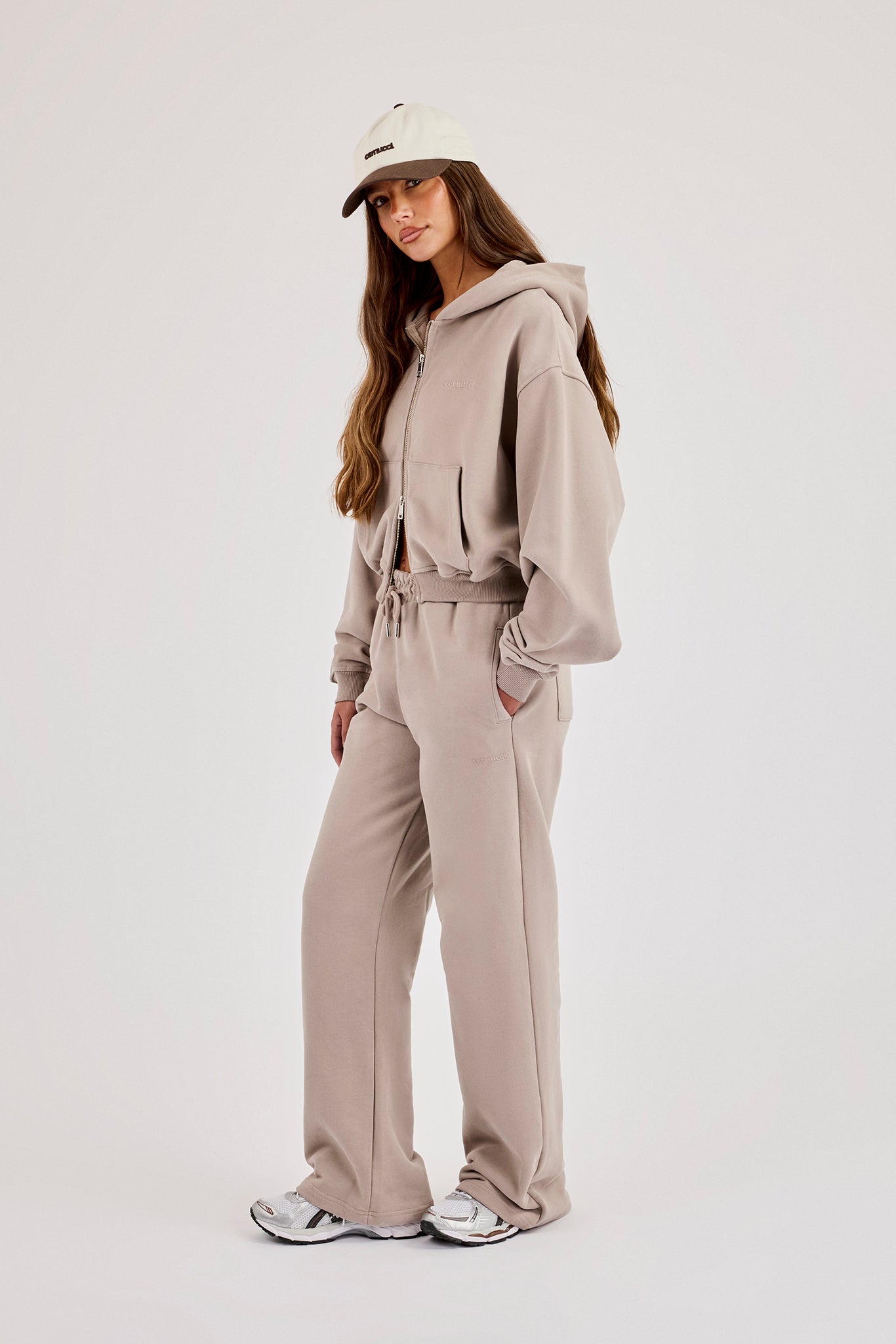 Cernucci Cropped Zip-Through Hoodie & Jogginghose mit weitem Bein – Stone